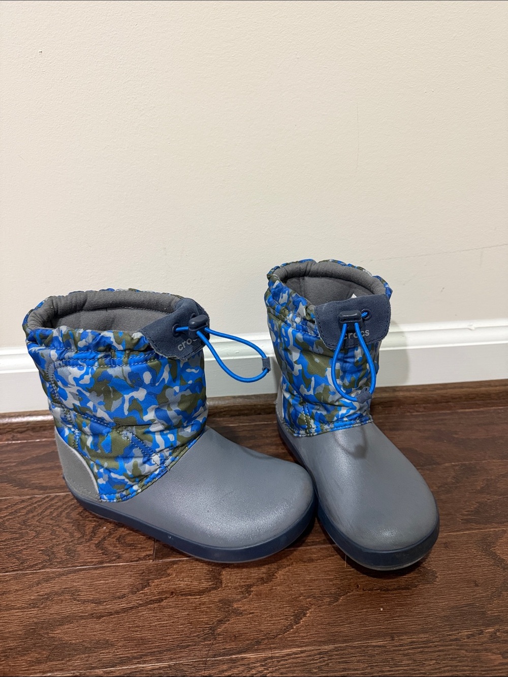 CROCS Kids' Gray & Blue Camo Winter Boots